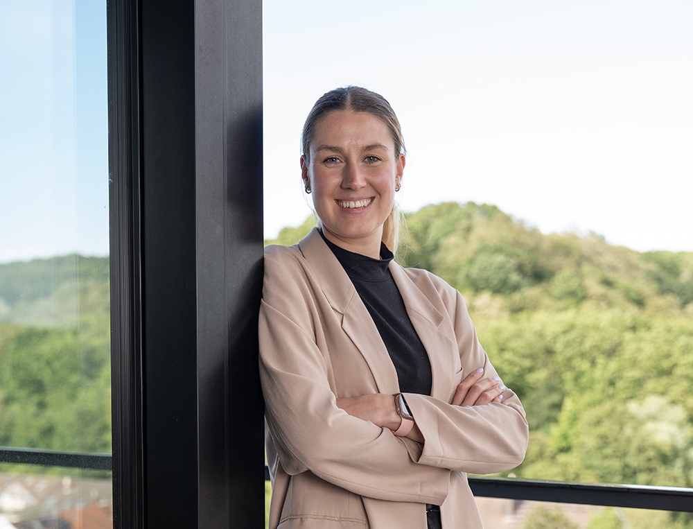 Ein Portraitfoto von Cassandra Fromm